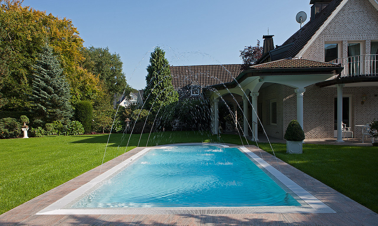 Pool mit Wasserattraktionen
