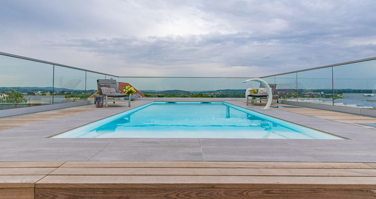 03_pool-dachterrasse-dach-hoehe-aussicht-holz