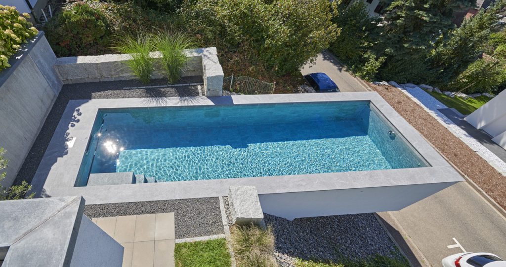 03_pool-hang-hanglage-ausblick-weitblick-aussicht-steine-steil