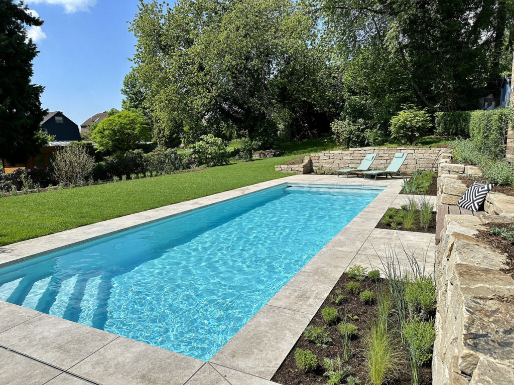 Pool im Garten