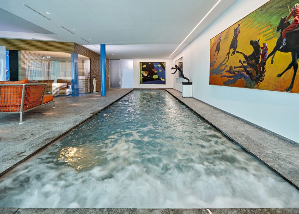 Schwimmbad mit Luftsprudeldüsen