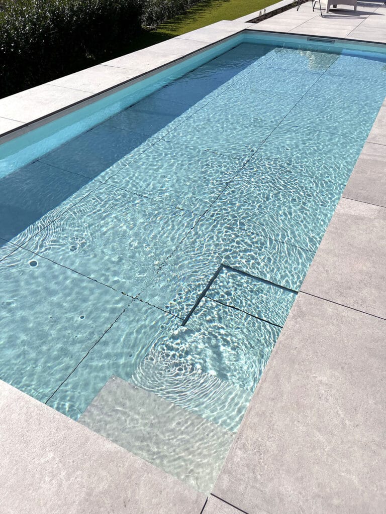 Pool mit Hubboden